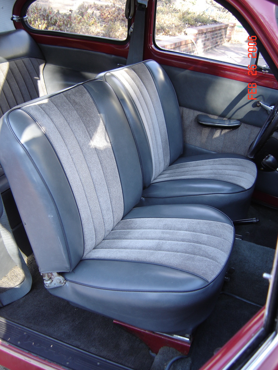 PV544 Front Seats 1